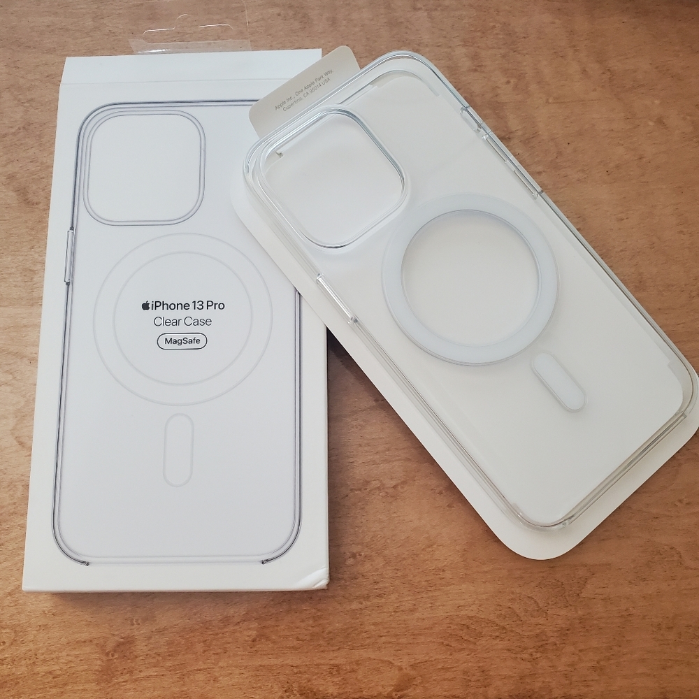 Apple iPhone 13 Pro Clear Case with Magsafe